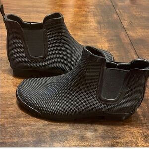 Cougar Black Rain Boots Sleek Textured Design